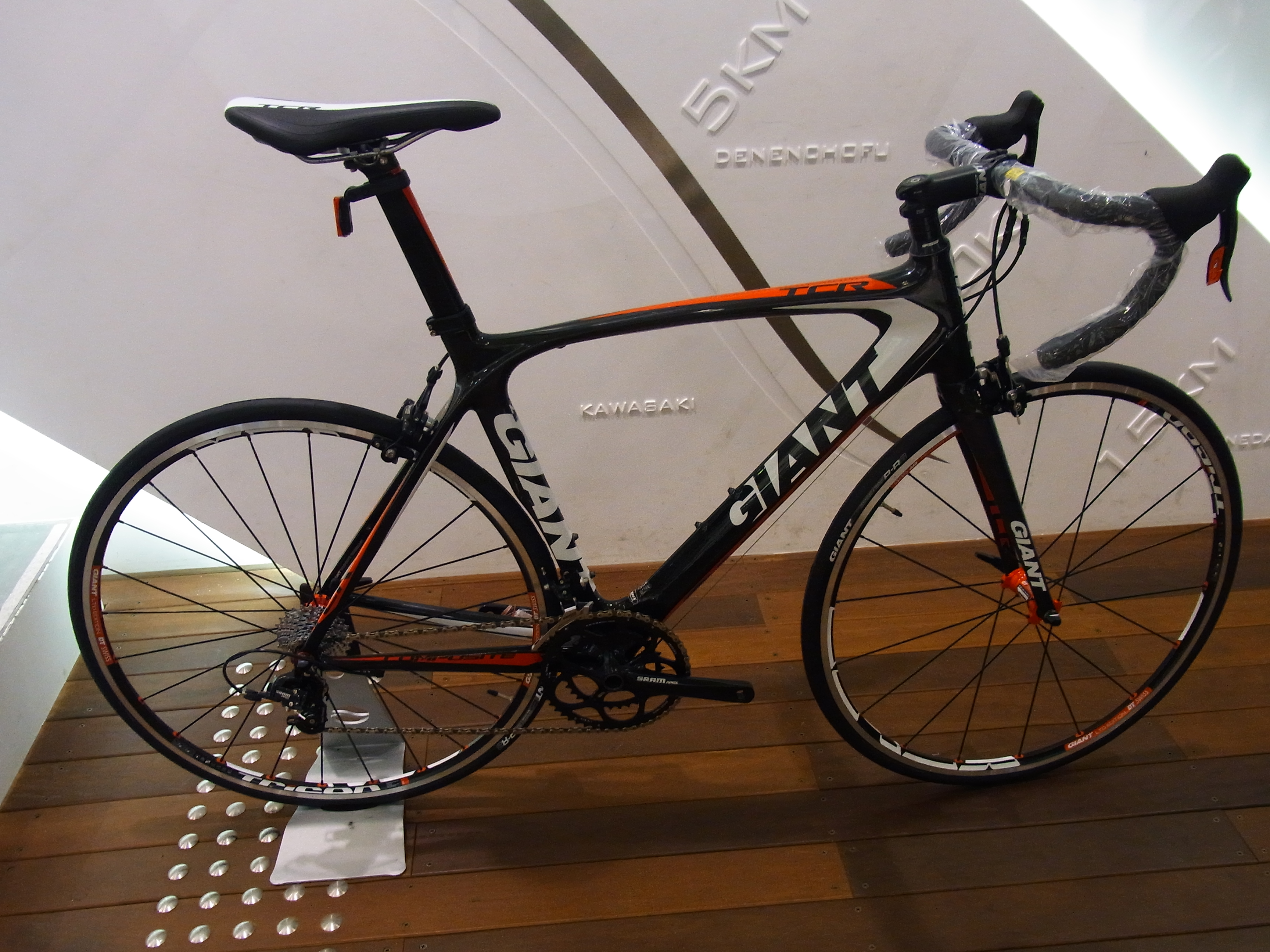 2012年モデル入荷しました!!! | ジャイアントストア二子玉川 2012年モデル入荷しました!!! | ジャイアントストア二子玉川
