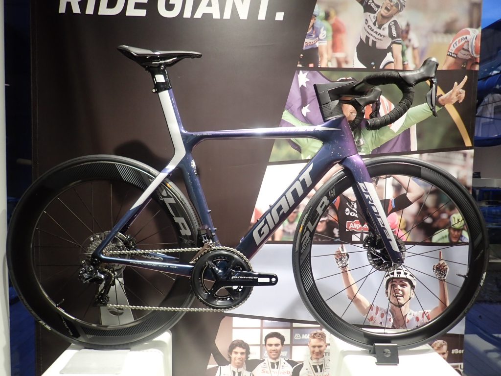 72EAFF50-3C3F-40E2-8F95-