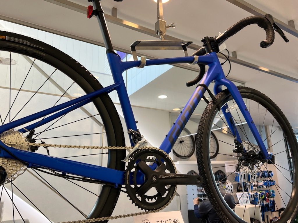 REVOLT モーティブ 値段交渉あり