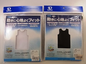 自転車で走ってかく汗もベトつかない、さらっとした肌触りに、快適な吸汗性、体の動きを邪魔しないストレッチ性の素材です。男性用・女性用、ともにホワイト・ブラックの2色。