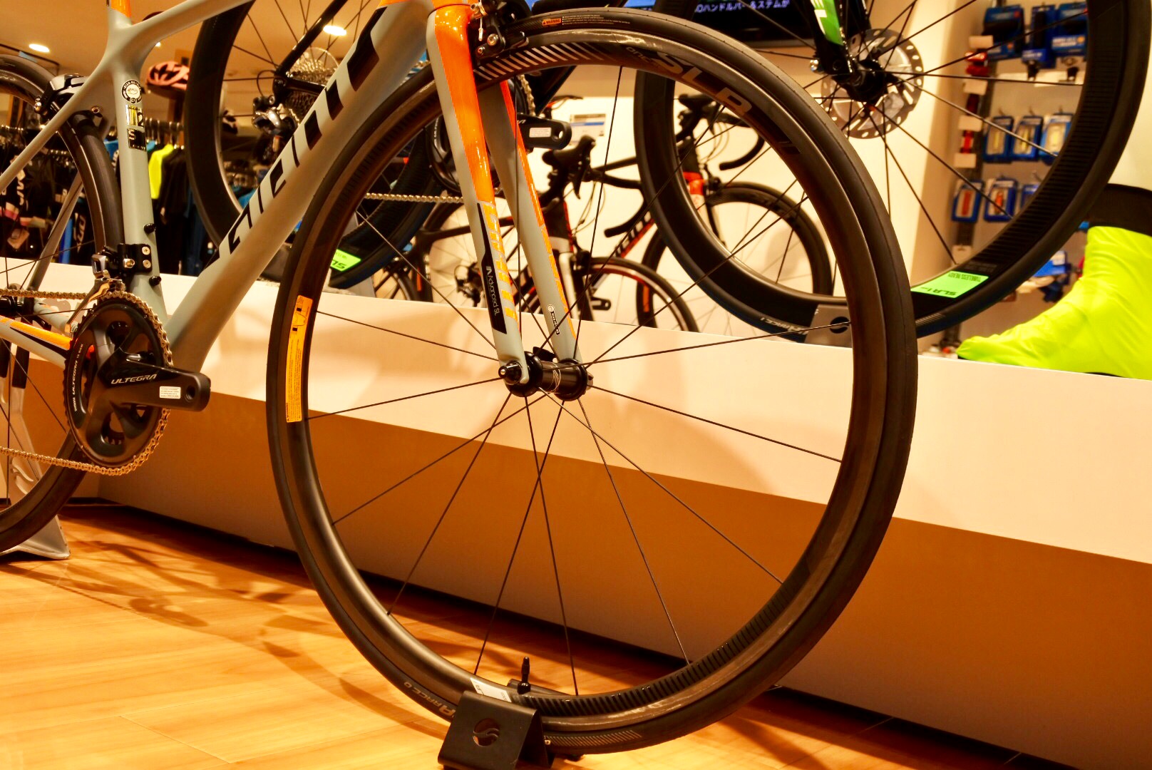 最後の1台です。2018年モデル TCR ADVANCED SL2 KOM | ジャイアントストア今治