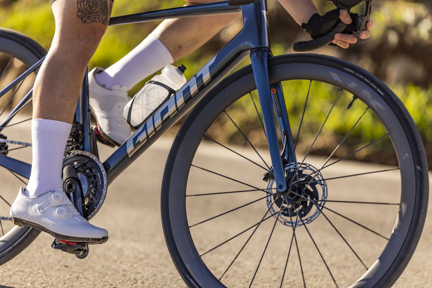 ロードバイクGIANT＆スーパーチーカーボンホイール ロードバイクGIANT＆スーパーチーカーボンホイール GIANT JAPAN 35周年