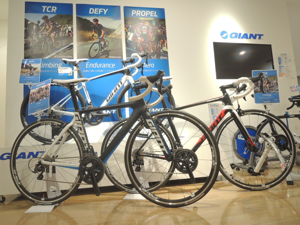 美品ロードバイク GIANT DEFY 3 2×10速 カーボンフロントフォーク