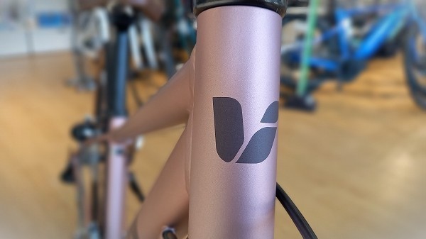 絶妙なピンク「Escape R3 W」ご紹介 ｜ ジャイアントストア高知