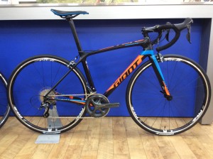 NEW】TCR ADVANCED １KOM 入荷しております(^^)/ ｜ ジャイアントストア国立