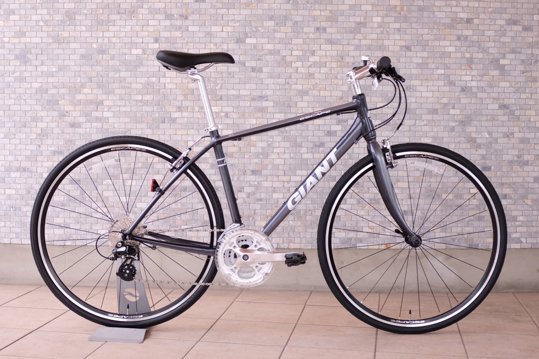 GIANT ESCAPE R3 2019 - 自転車本体