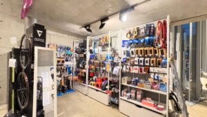 ジャイアントストア京都紫明通の自転車展示
